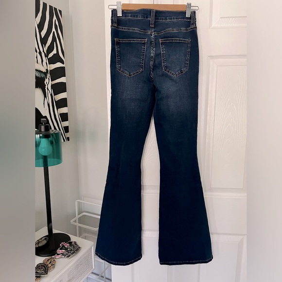 High Rise Flare Celebrity Pink Fast Times Jeans SZ 3 26 Juniors Dark Denim EUC - Picture 6 of 9